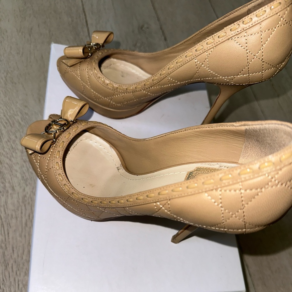 Dior Tan Bow Detail Heels - Picture 6 of 13